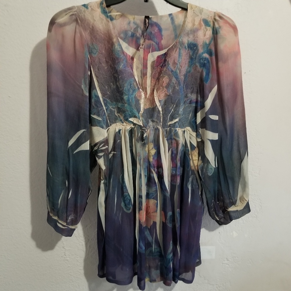 Blouse floral water color style top sz M
